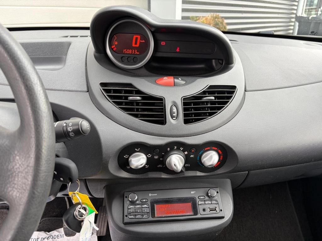 Renault Twingo 1.2 16v parisienne/150.000 nap/airco/zwart dak/