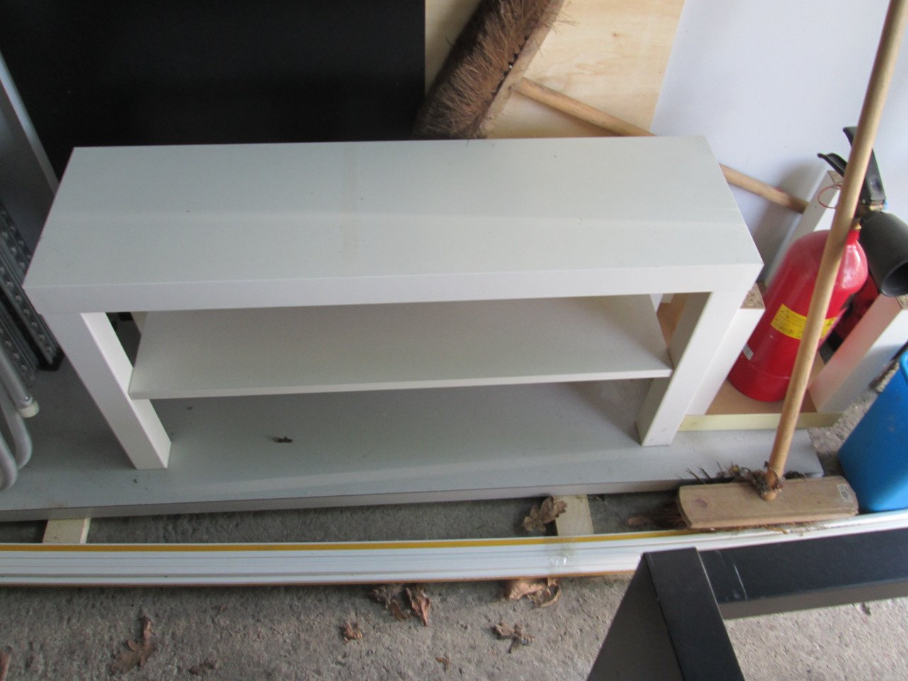 Diverse IKEA tafeltjes