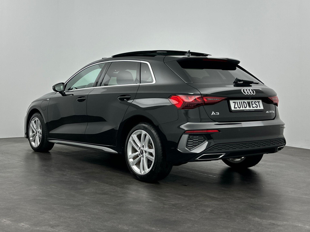 Audi A3 sportback 40 tfsi e s-line pano matrix camera acc lane