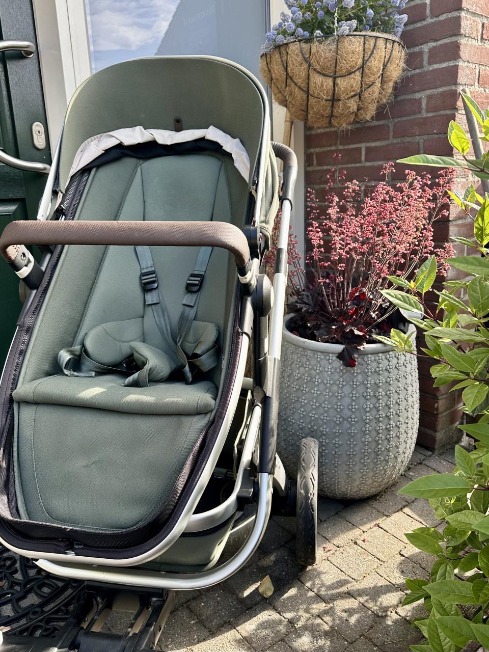 Kinderwagen Joolz met reiswieg en adapters