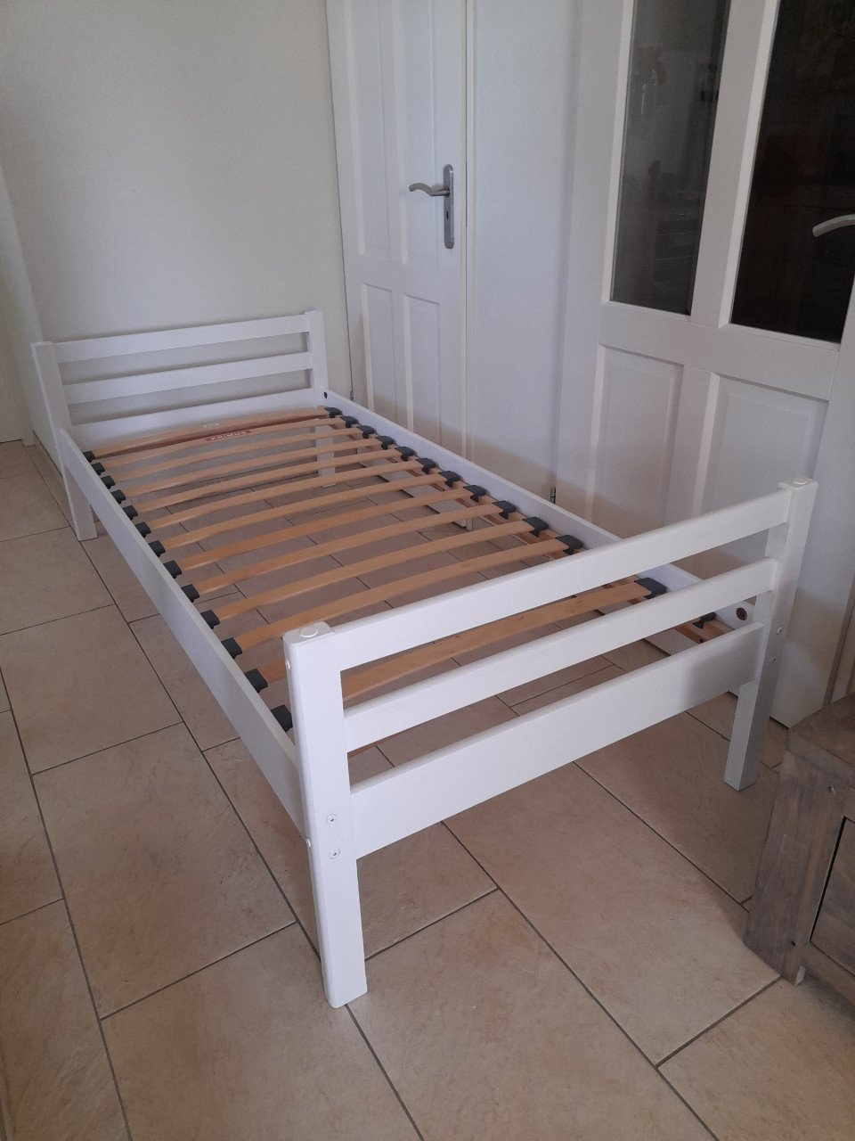 1 Persoonsbed 90 x 200 (in goede staat )