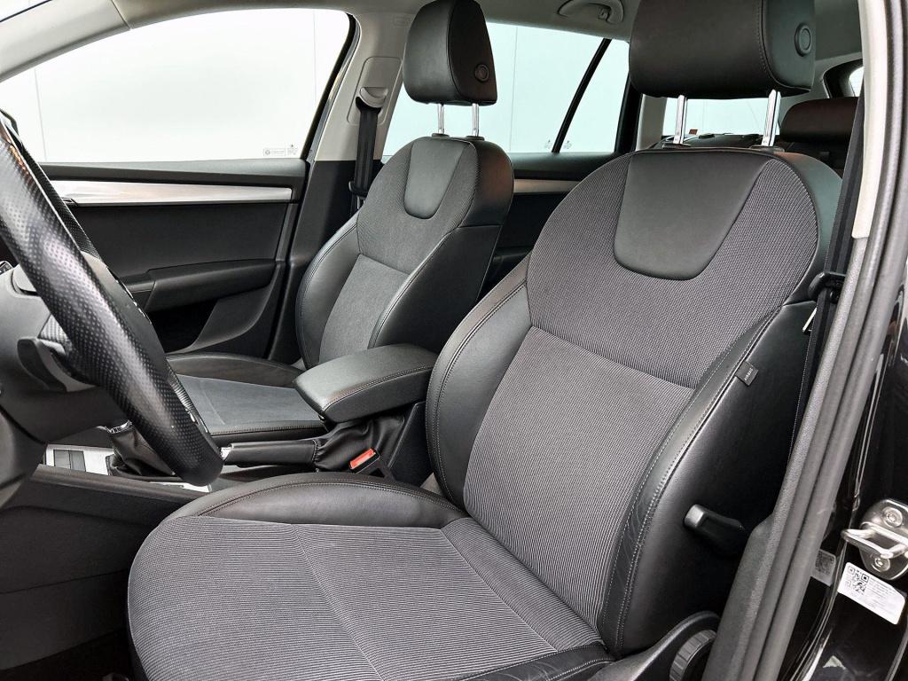 Skoda Octavia combi 1.0 tsi greentech clever edition | automaat | apple car