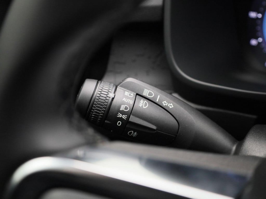 Volvo XC40 recharge core | automaat | lmv | parkeer sensoren | virtual cock