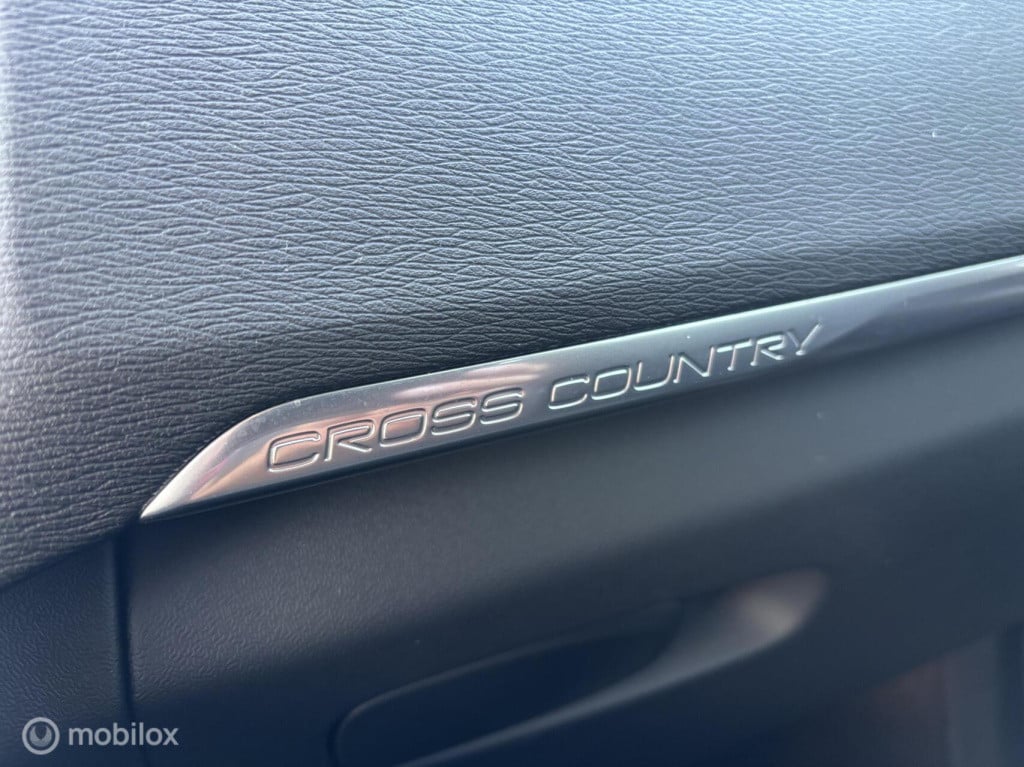 Volvo V40 cross country 2.0 t3 momentum