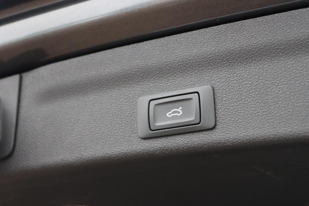 Audi A6 avant 50 tfsie quattro s-line edition 299pk s-tronic