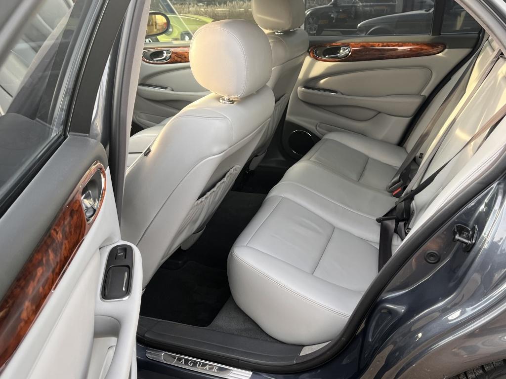 Jaguar Xj 3.0 v6 sport