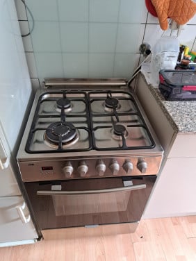 RVS Gasfornuis, gebruikt maar nog goed.