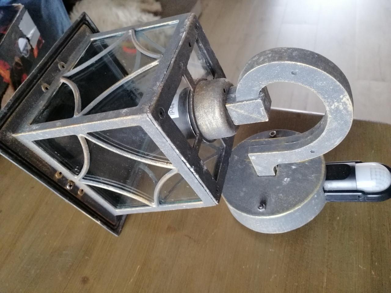 Te Koop: Massive buitenlamp