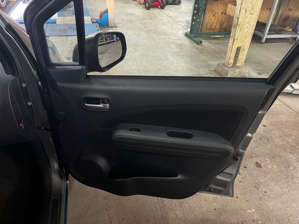 Suzuki Splash 1.0 vvt exclusive easss