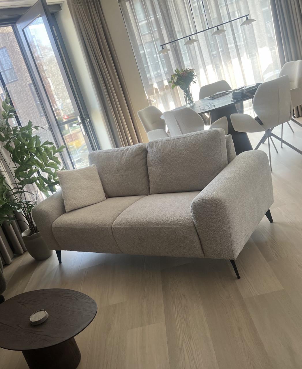 Zo goed als nieuwe bank te koop aangeboden TMC