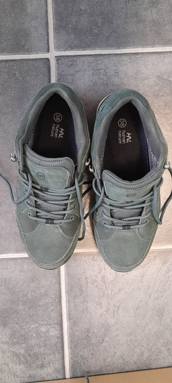 Lage dames wandelschoenen maat 38.