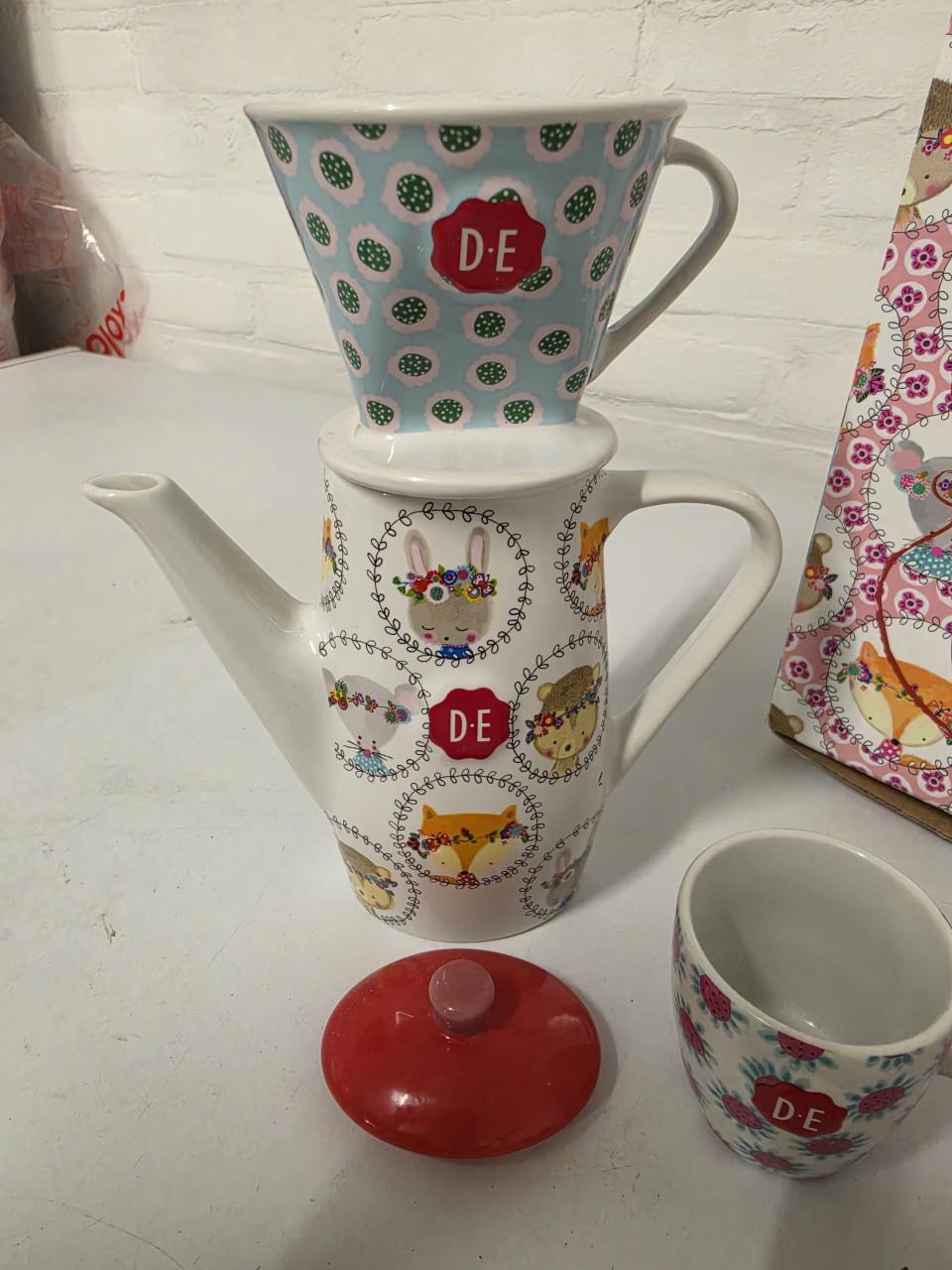 Limited edition douwe egberts kinder servies!