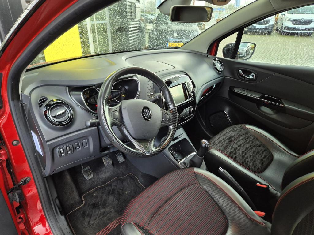 Renault Captur tce 90 helly hansen camera, trekhaak, all season banden, nav