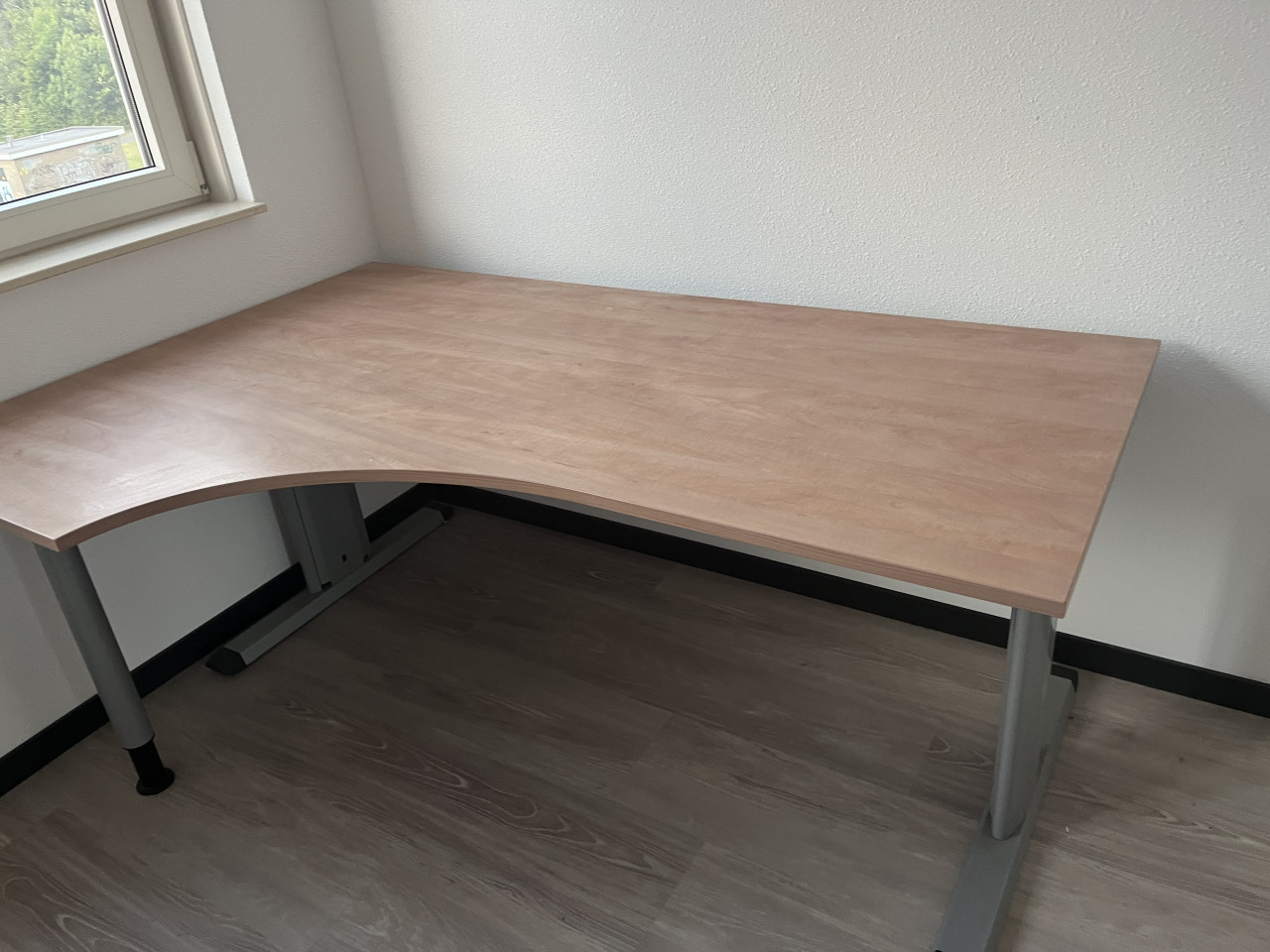 Bureau en tv kast op wielen