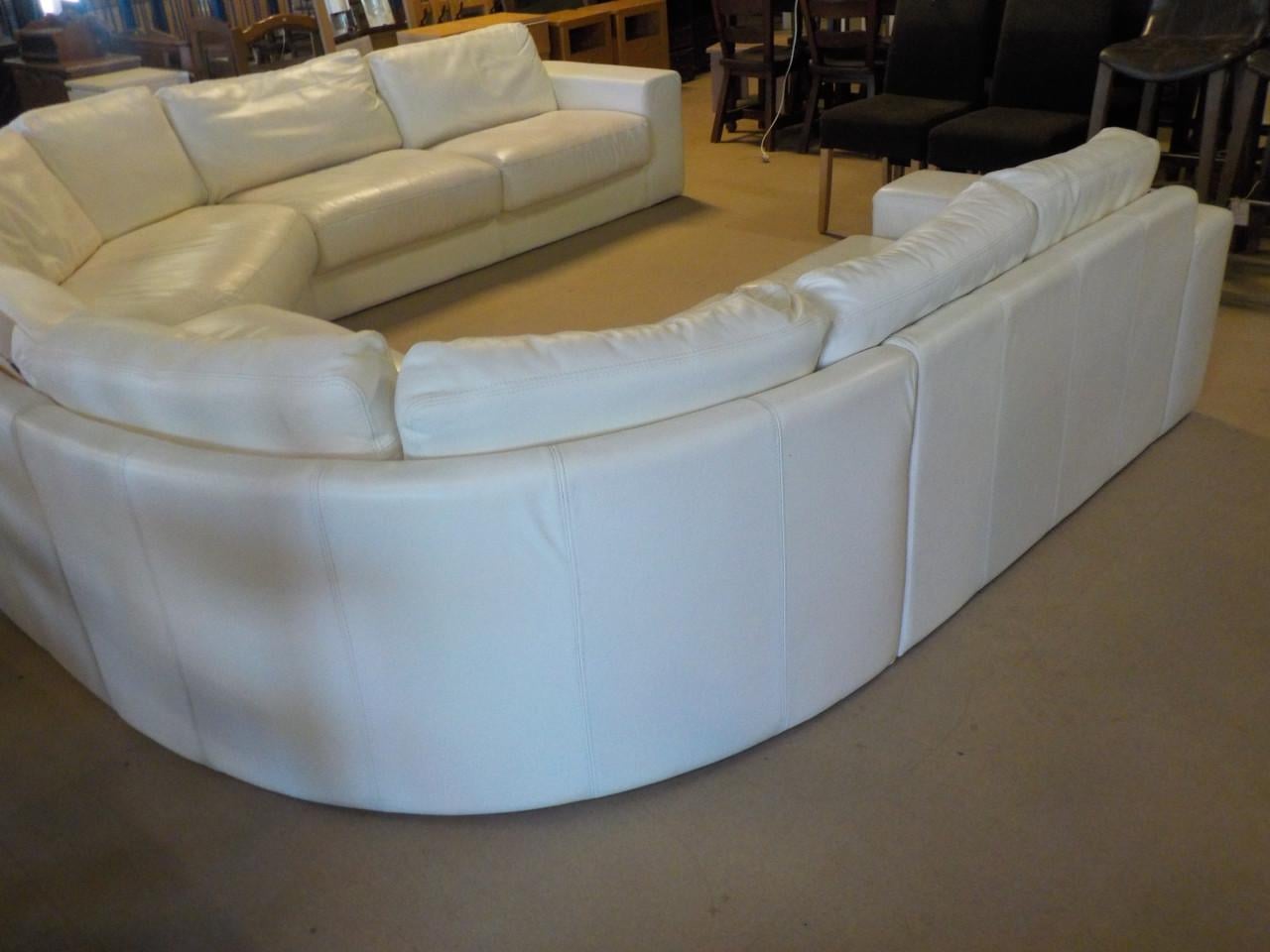 In zeer goede staat mooie kwaliteit leren hoek/hoek bank