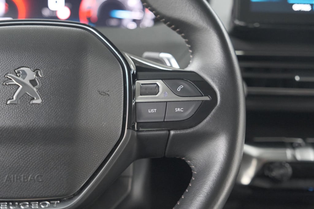 Peugeot 5008 puretech 130 eat8 active | 7 zitplaatsen | camera | navigatie 