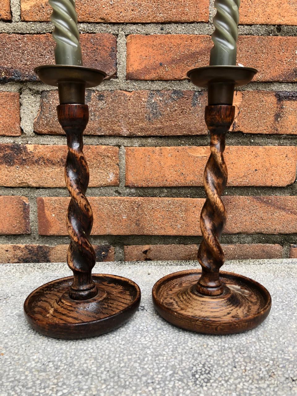 2 vintage kaarsen standaards.