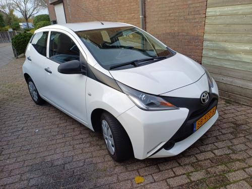 Mooie Toyota Ayco 1.0 VTT-i x-fun uit 2018 met maar 68.000 km
