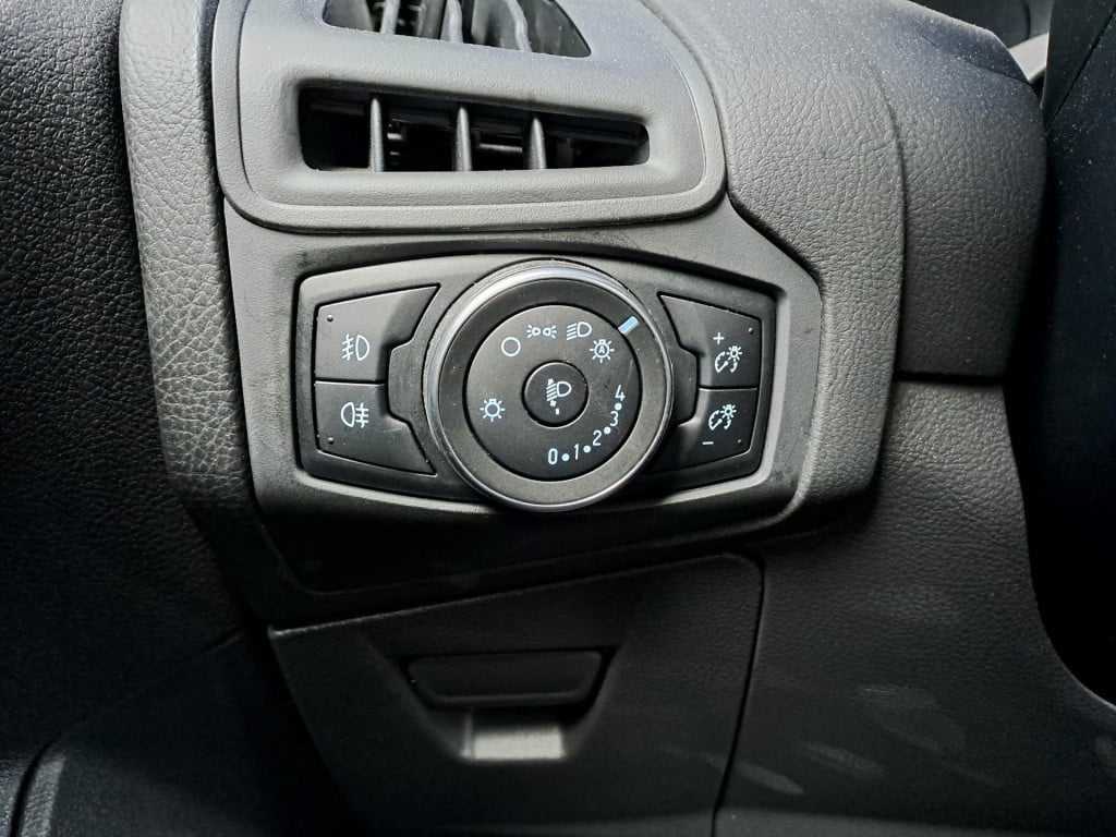 Ford Focus 1.0 st-line | cruise control | trekhaak | 18'' lmv | apple carpl