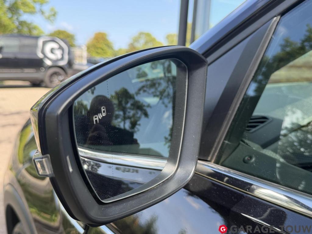 Volkswagen T-cross 1.0 tsi style r-line *acc, dab, carplay*