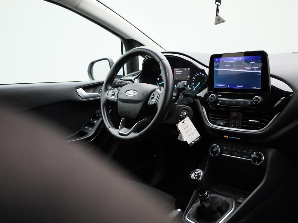 Ford Fiesta 1.0 ecoboost hybrid titanium