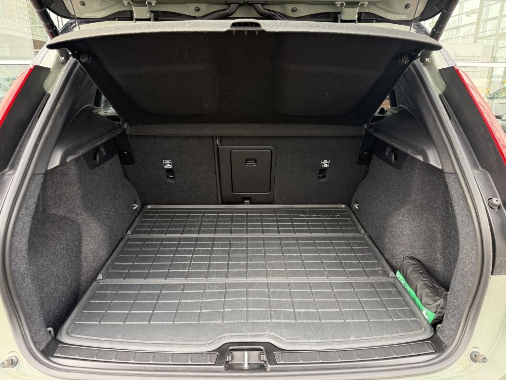 Volvo Ex40 single extended range ultra 82 kwh/252pk| full options !!