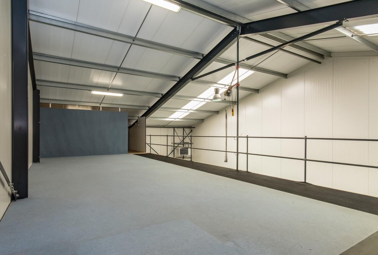 TE HUUR: Ruime loods - 200m2 - Bedrijventerrein Cruijckelcreke