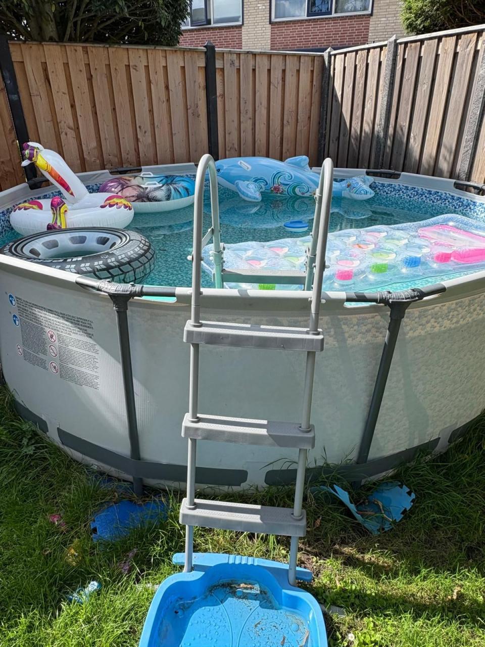 Compleet! Bestway zwembad 366 x100 incl zandfilterpomp etc