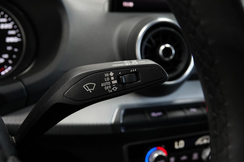 Audi Q2 35 tfsi | alarm | pdc| keyless | camera |