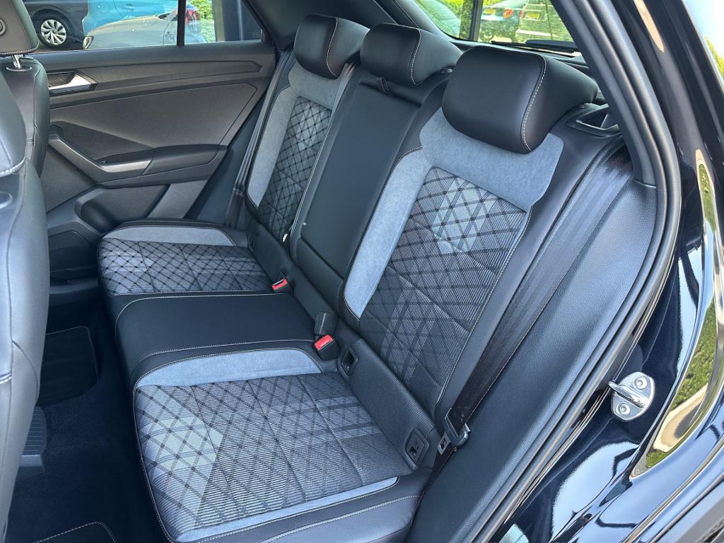 Volkswagen T-roc 1.5 tsi 150pk dsg r-line | camera | keyless | elek. achter