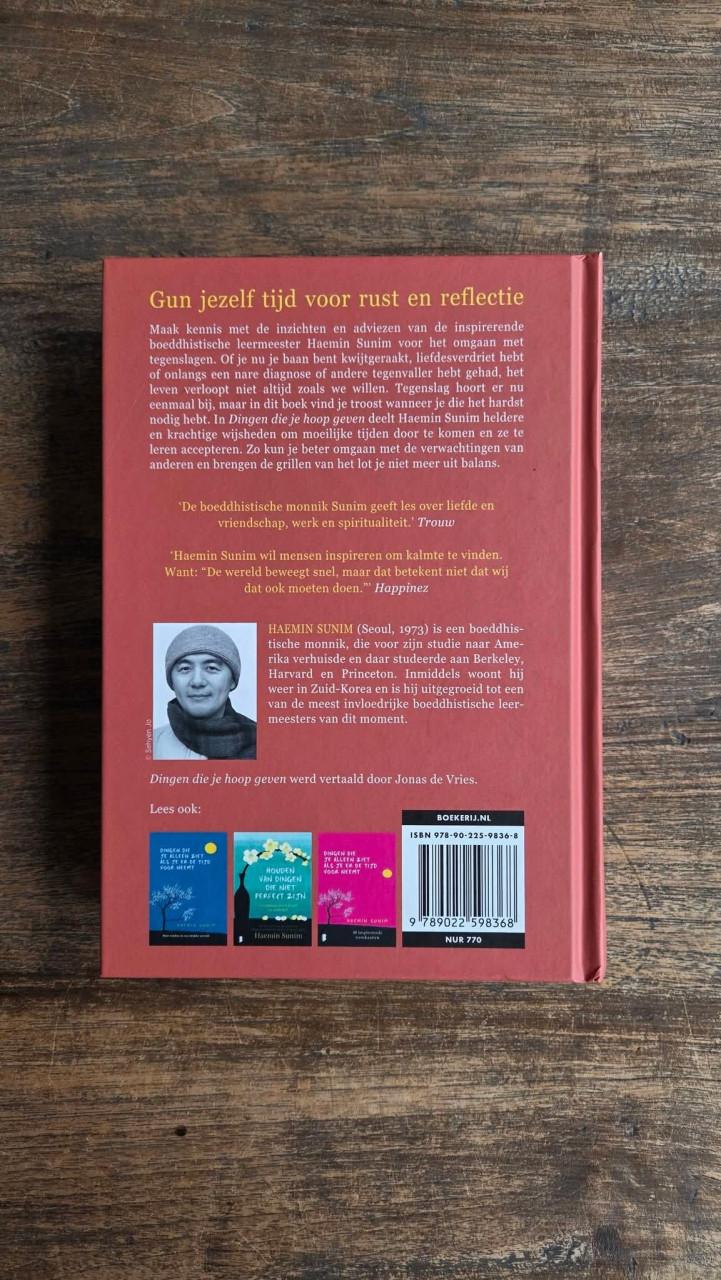 🦋 Boek 'Dingen die je hoop geven' van Haemin Sunim.