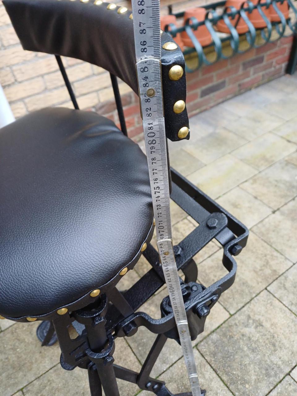 Antieke Ploegstoel/kruk