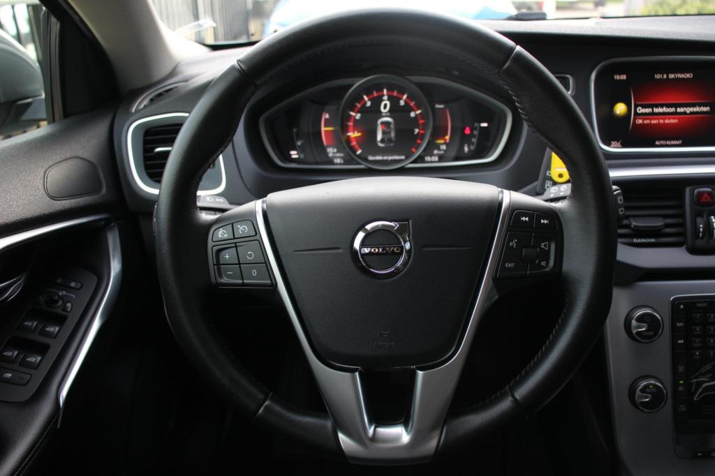 Volvo V40 1.5 t2 inscription aut. - leder - full led - navi - citycafety - 
