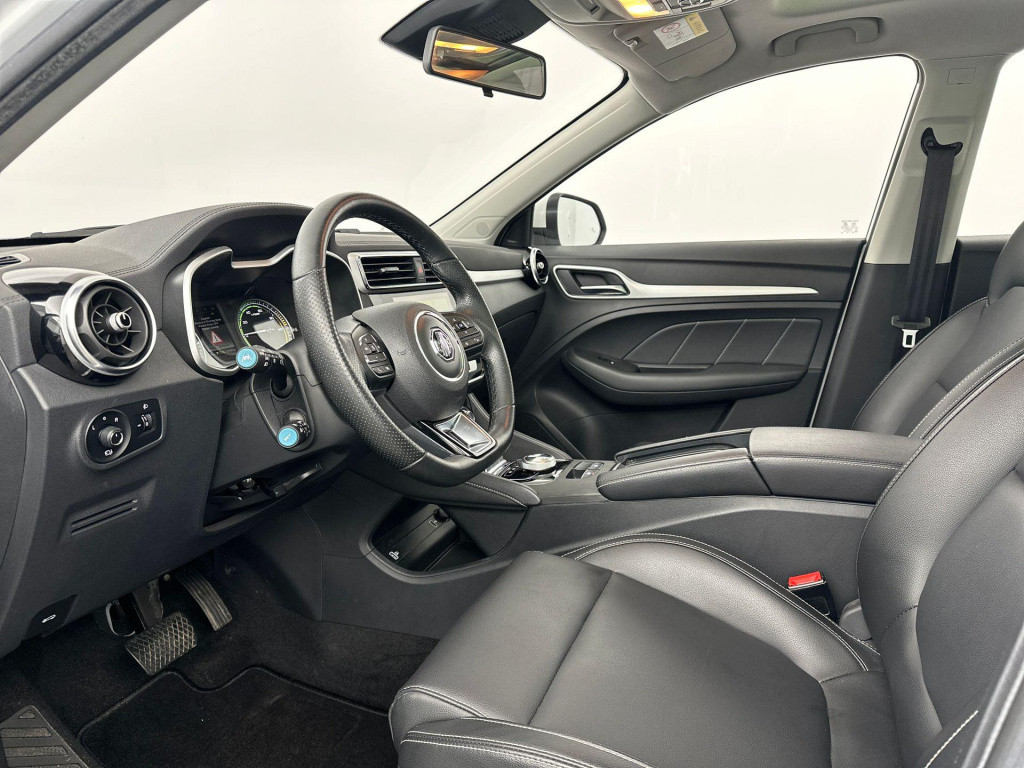 MG Zs-ev luxury 45 kwh | panoramadak | dealer onderhouden | leder | apple c