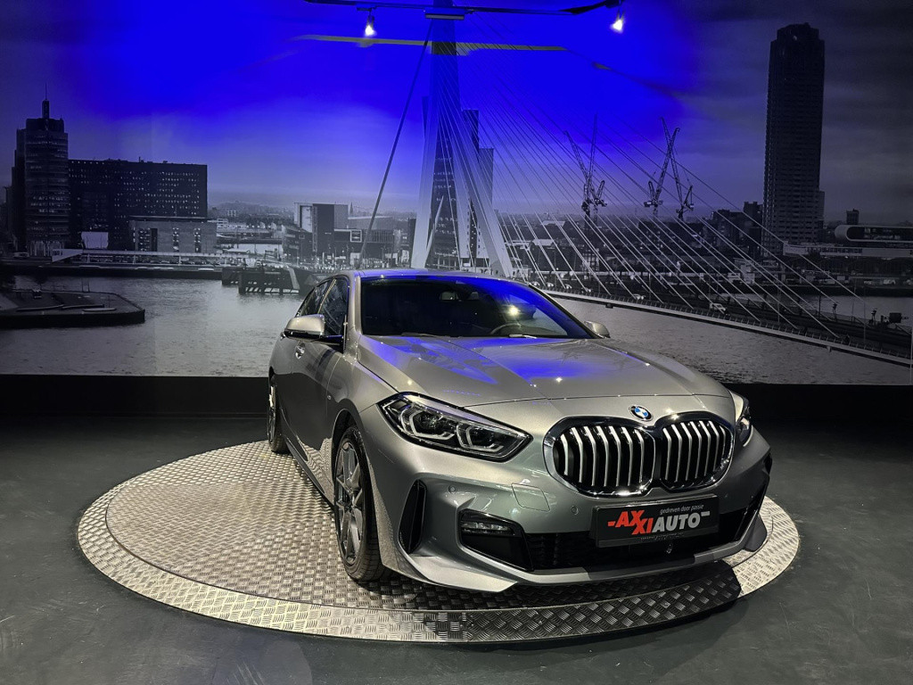 BMW 1 Serie 118i m-sport *carplay*camera*