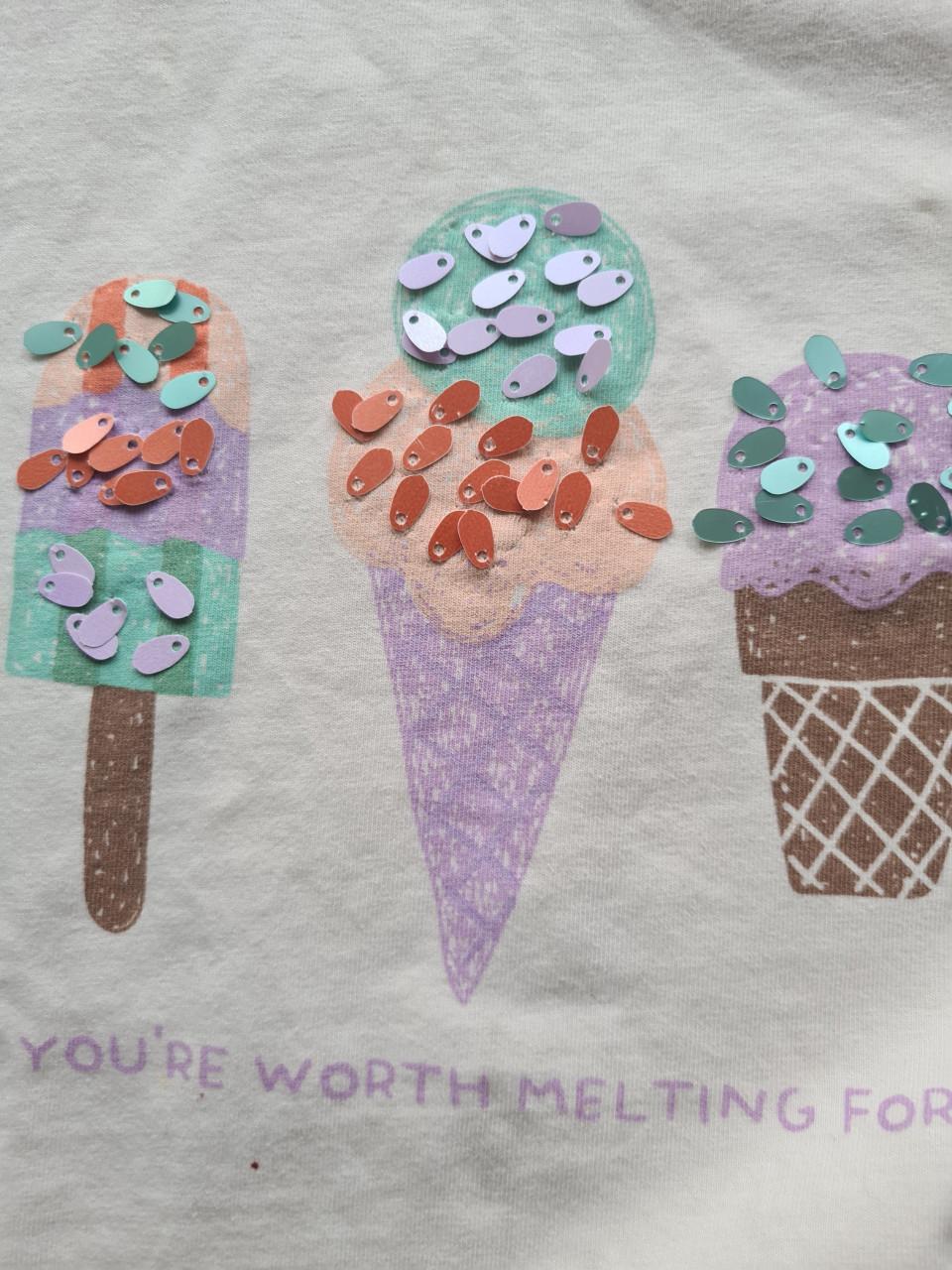 Crème,beige shirt met applicatie van Kids Maat 122-128