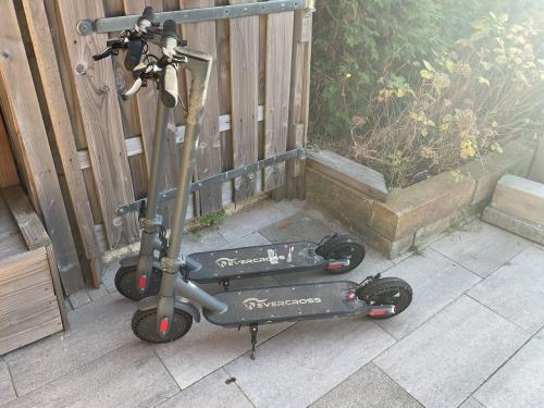 TE KOOP: 2 Elektrische Steps. DEFECT !!!