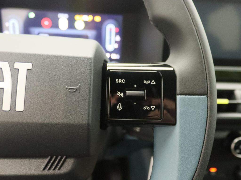 Fiat Grande Panda 1.2 hybrid icon | apple carplay & android auto | parkeers