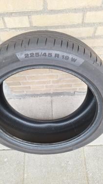 4 stuks banden CONTINENTAL 225X45X19 ZO GOED ALS NIEUW