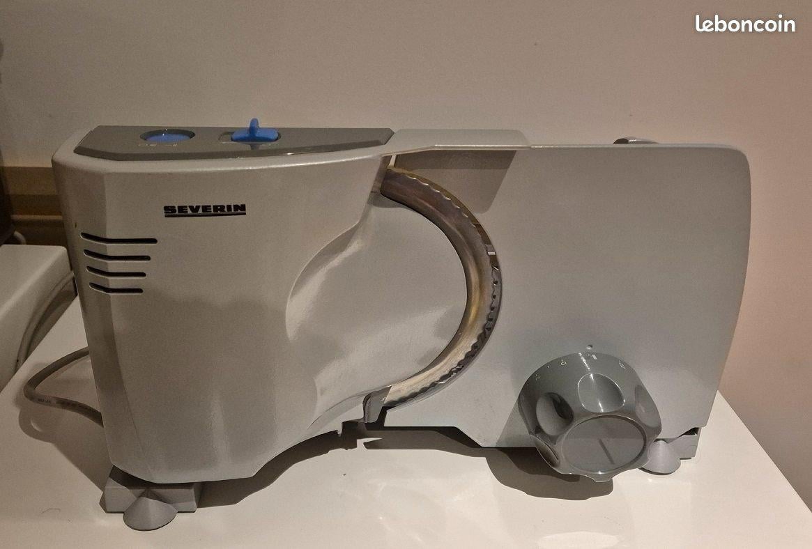 Severin zilverkleurige snijmachine met 2 messen