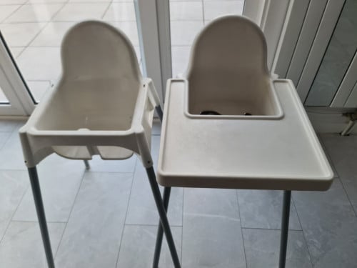 2 kinderstoelen