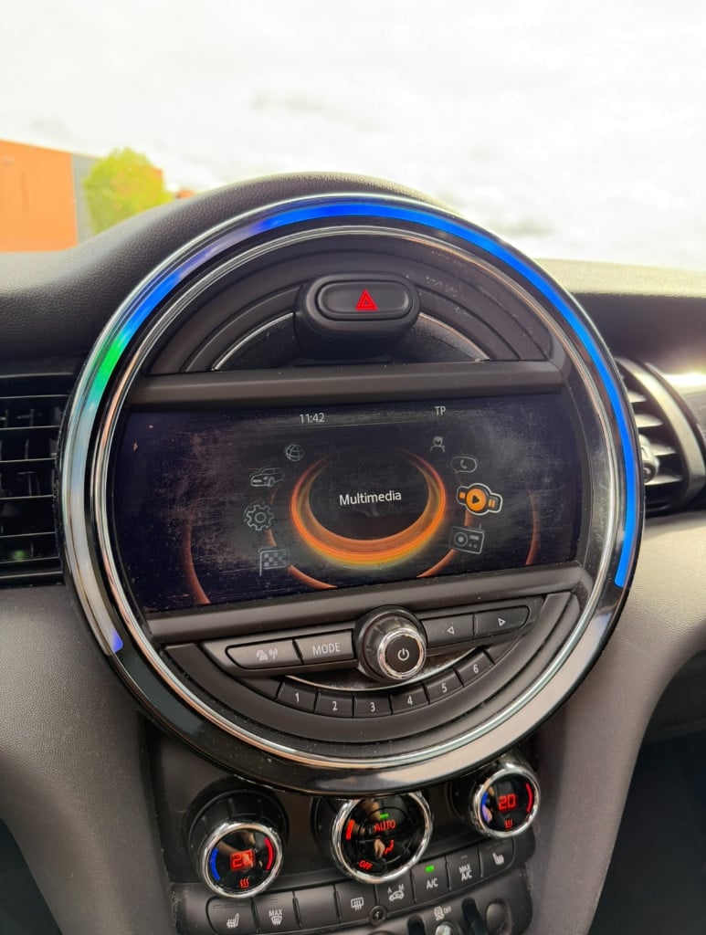 Mini Cooper 1.5 - chili - pano