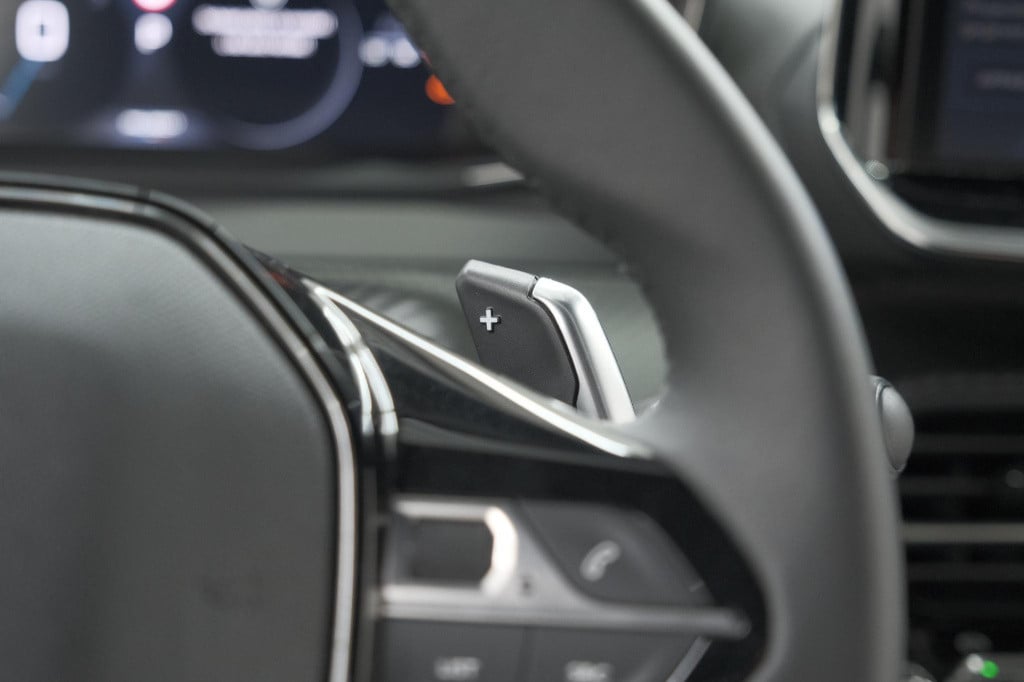 Peugeot 2008 puretech 130 eat8 allure | 360 camera | adaptieve cruise contr