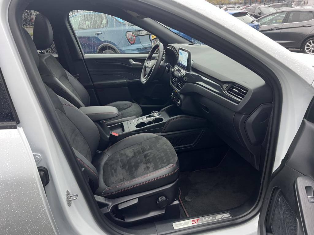 Ford Kuga 2.5 phev e-cvt 225pk st-line x , pano dak , 19inch , voorruitverw