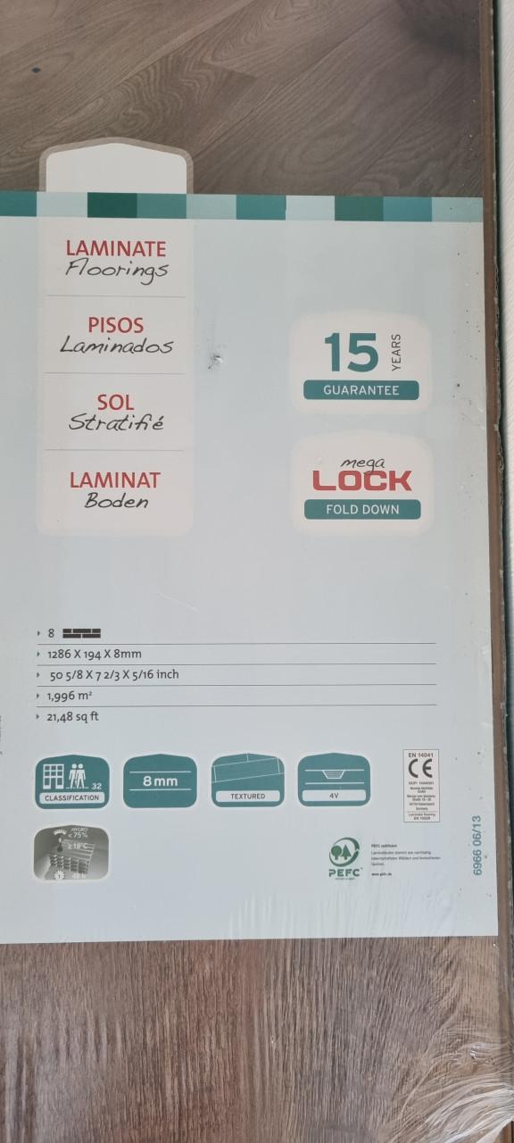 Laminaat nog in verpakking ±40 m², €200