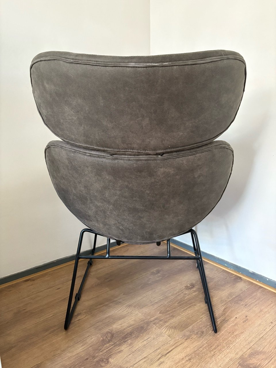 Grijze fauteuil