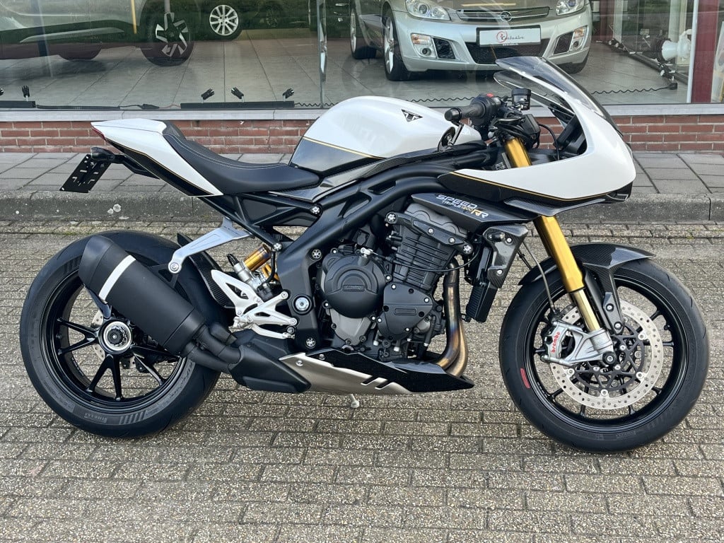 Triumph Speed Triple 1200 rr