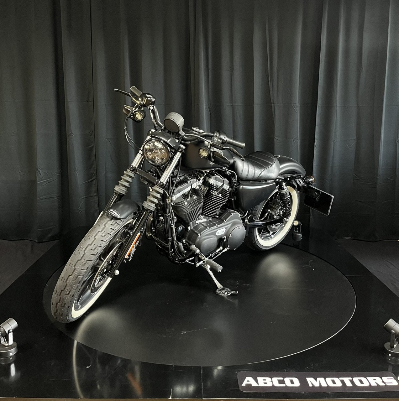 HARLEY-DAVIDSON SPORTSTER IRON XL 883 N