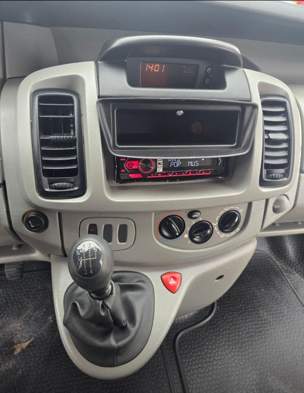 Opel  VIVARO 1.9DI 2.7T L1H1 2006 181000 KM
