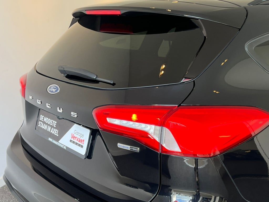 Ford Focus wagon 1.0 ecoboost hybrid st line business